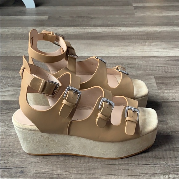 Multi buckle strap cut out platform wedge - Picture 4 of 4